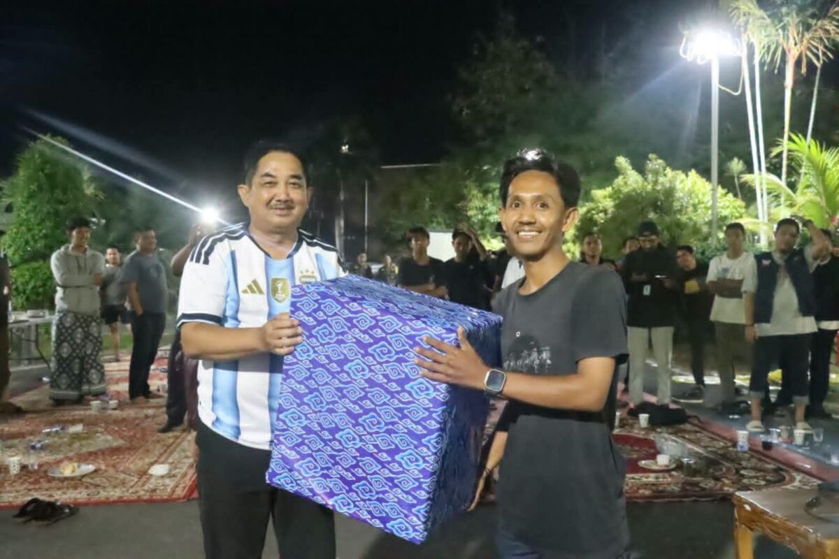 Nobar Bersama Warga, Bupati Anwar Sadat Rayakan Lolosnya Argentina ke Final Piala Dunia 2026