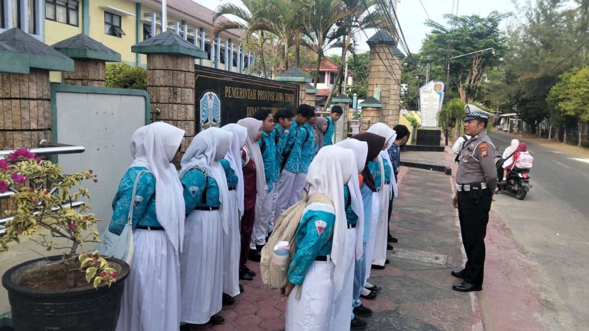 Sapa Pelajar SMA 1 Sumenep, Polantas Ajak Generasi Muda Jadi Pelopor Tertib Lalu Lintas