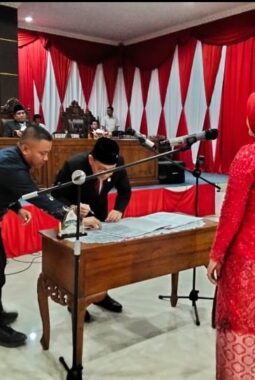 Rapat Paripurna DPRD Muratara, Tuti Ismalia Sah Jadi Anggota DPRD Periode 2024–2029