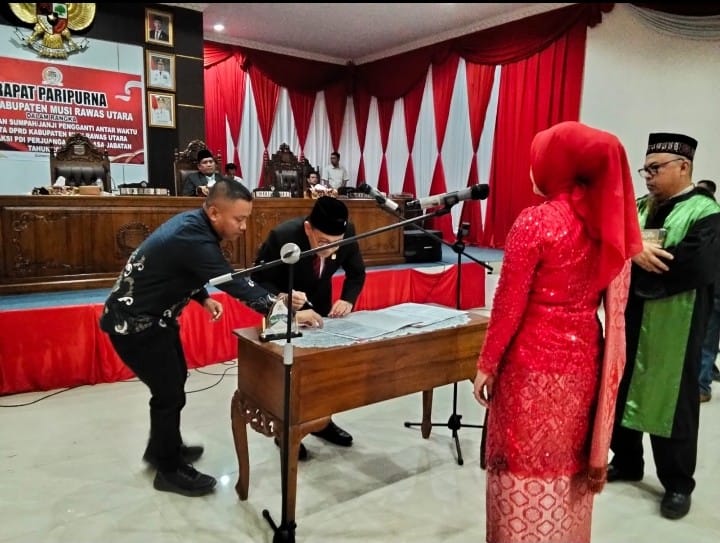 Rapat Paripurna DPRD Muratara, Tuti Ismalia Sah Jadi Anggota DPRD Periode 2024–2029