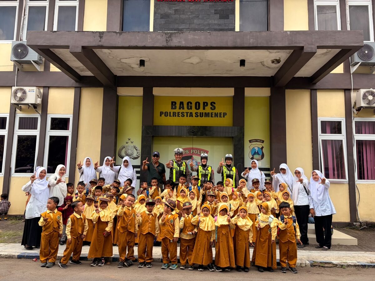 Belajar Sambil Bermain, TK At-Taqwa Paberasan Kenal Tugas Polisi di Polresta Sumenep