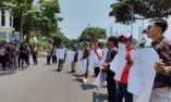 Puluhan Wartawan Geruduk Kejari Tuban, Tuntut Keterbukaan Informasi dan Perlindungan Jurnalis*