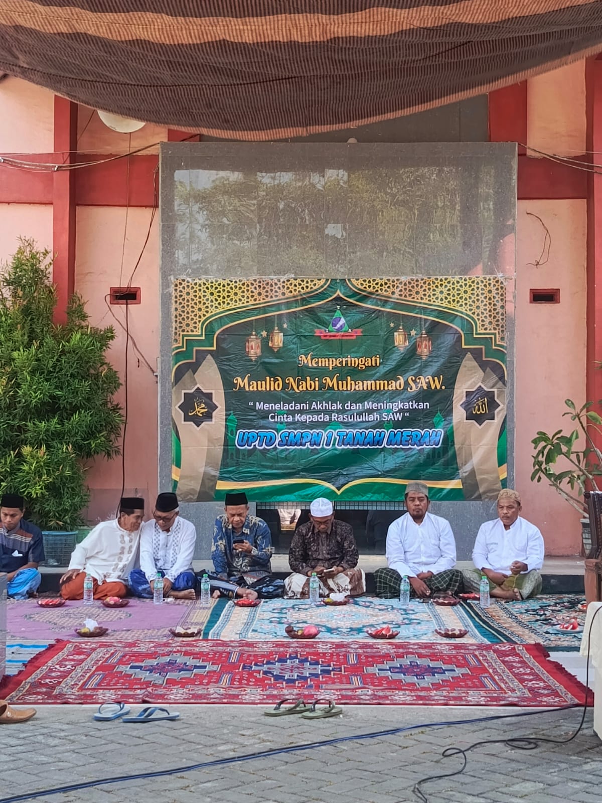 SMPN 1 Tanah Merah Peringati Maulid Nabi, Ajak Siswa Teladani Akhlak Rasulullah SAW
