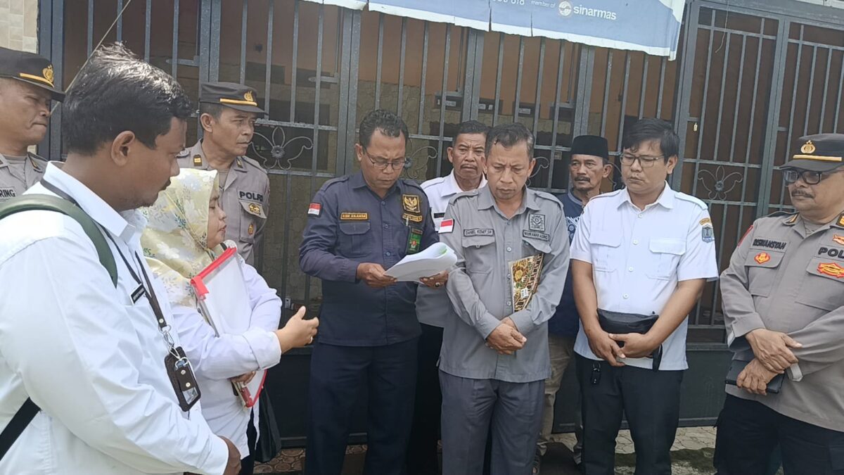 POLRES BINJAI SIAPKAN PERSONIL DAMPINGI TIM DARI PENGADILAN NEGERI BINJAI DI LOKASI EKSEKUSI TANAH DAN BANGUNAN*