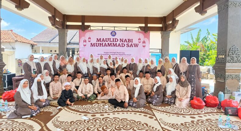 33 Tahun Berpisah, Alumni SMANSA ’93 Tetap Solid Gelar Reuni saat Peringatan Maulid Nabi SAW