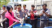 Polres Bangkalan Salurkan 48 Ribu Liter Air Bersih untuk Warga Terdampak Kekeringan