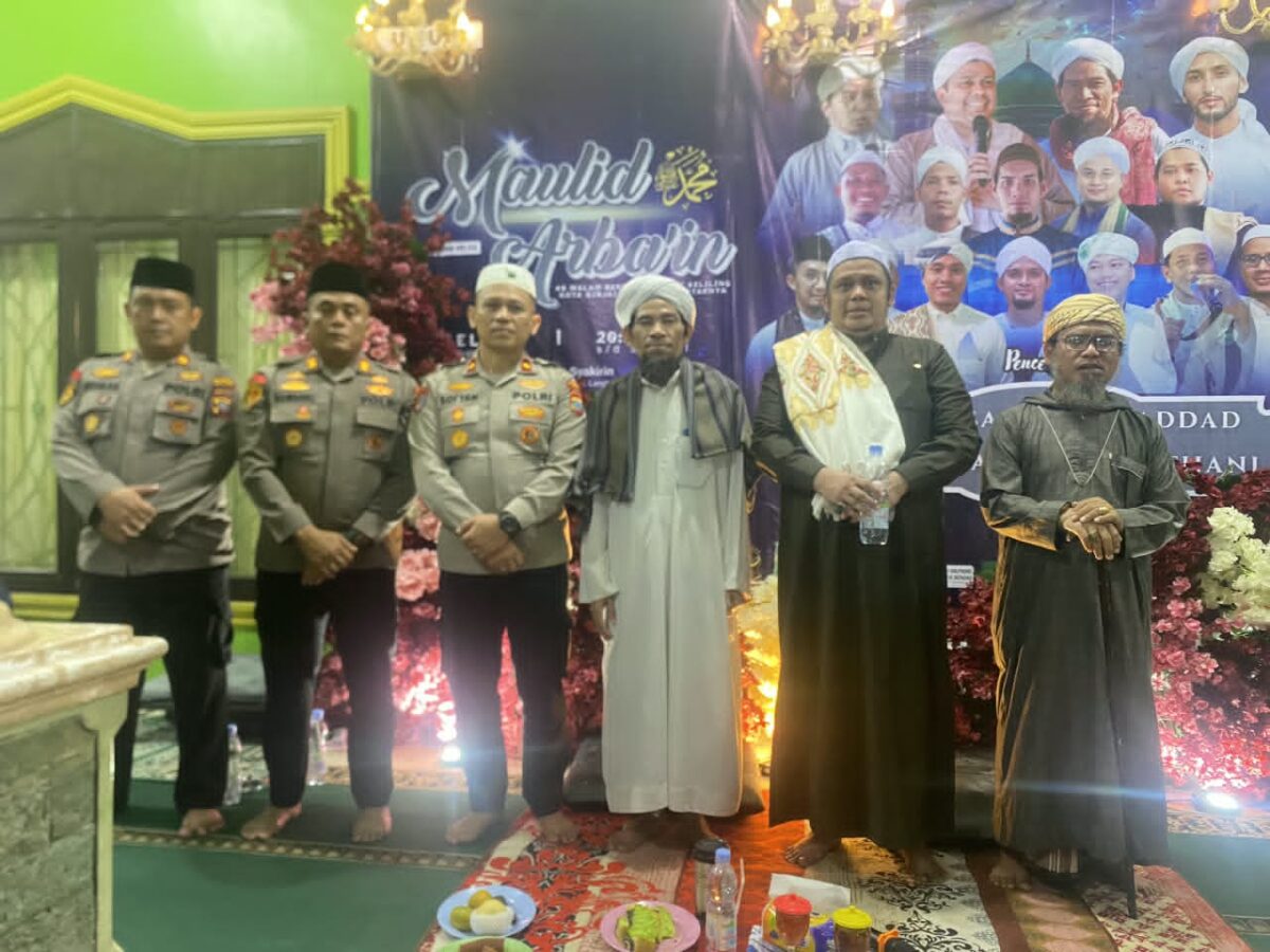 Kapolres Binjai Hadiri Maulit Arbain di Mesjid As Syahkirin Ajak masyarakat Jaga Kamtibnas.