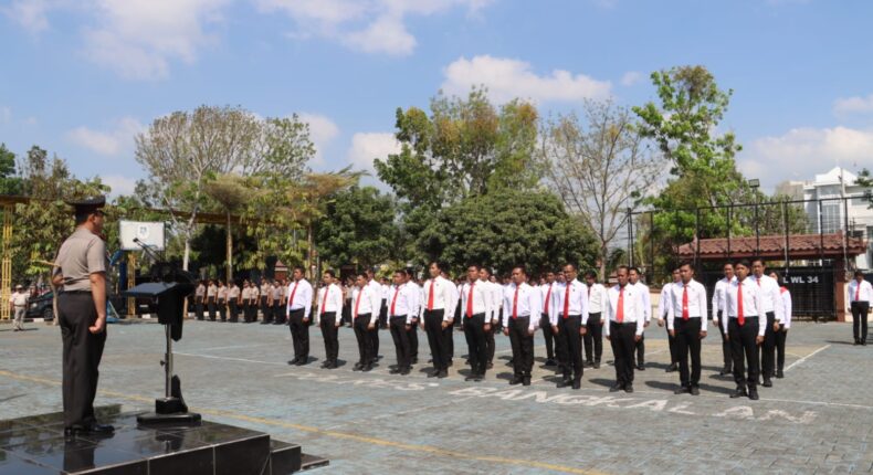 32 Personel Satreskrim Polres Bangkalan Terima Reward, Kapolres Apresiasi Pengungkapan Kasus Menonjol