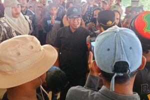 Seribuan Petani Bergerak ke Pendopo Bupati, Kasat Intel Aceh Timur Turun Redakan Massa