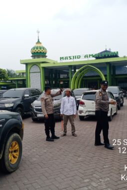 Polsek Stabat Laksanakan Pengamanan Sholat Jumat, Ciptakan Rasa Aman dan Nyaman bagi Jamaah