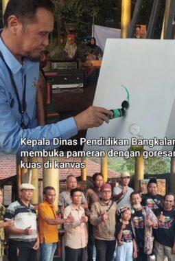 Kepala Dinas Pendidikan Berikan Apresiasi kepada Amel, Pelukis Cilik Bangkalan pada Pameran Tunggal di Paseban Kota 