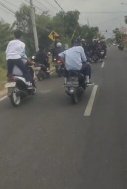 Diduga Viral Konvoi Ugal-ugalan Oknum Siswa MTsN 2 Pasuruan Resahkan Pengendara, Respon Humas Sekolah Disayangkan