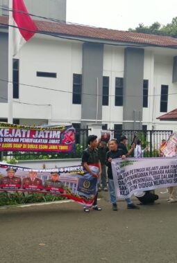 Ada Bayang-bayang Khofifah di Kasus Pungli ESDM, Kejati Jatim Dituding Tebang Pilih