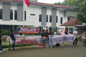 Ada Bayang-bayang Khofifah di Kasus Pungli ESDM, Kejati Jatim Dituding Tebang Pilih