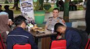 Sambil Ngopi dan Gorengan, Kapolresta Sumenep Tampung Curhatan Warga di Taman Bunga