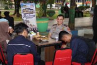 Sambil Ngopi dan Gorengan, Kapolresta Sumenep Tampung Curhatan Warga di Taman Bunga