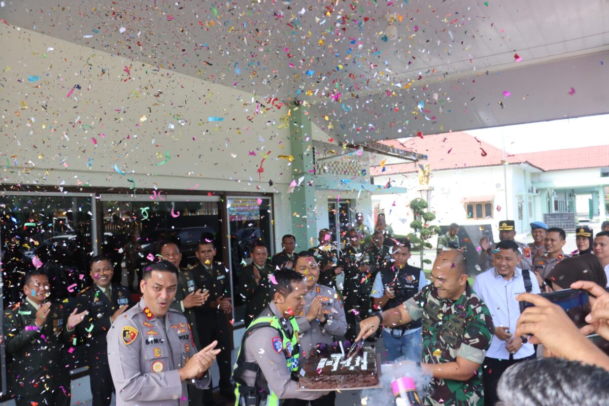 Rayakan HUT ke-81 TNI, Kapolres Langkat dan Dandim 0203 Langkat Perkuat Sinergitas