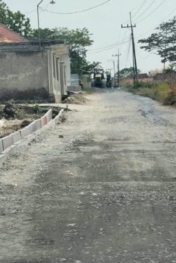 Proyek Jalan Madupat Omben Diduga Tak Sesuai, Konsultan Pengawas Diminta Hentikan Pekerjaan