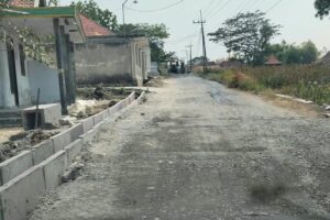 Proyek Jalan Madupat Omben Diduga Tak Sesuai, Konsultan Pengawas Diminta Hentikan Pekerjaan