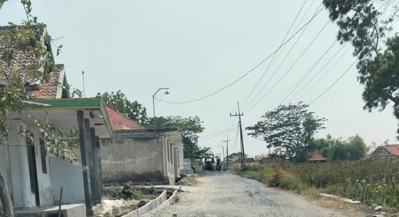 Pengawas Tolak Pengecoran, Material Proyek Rp3,9 Miliar Madupat – Omben Bermasalah