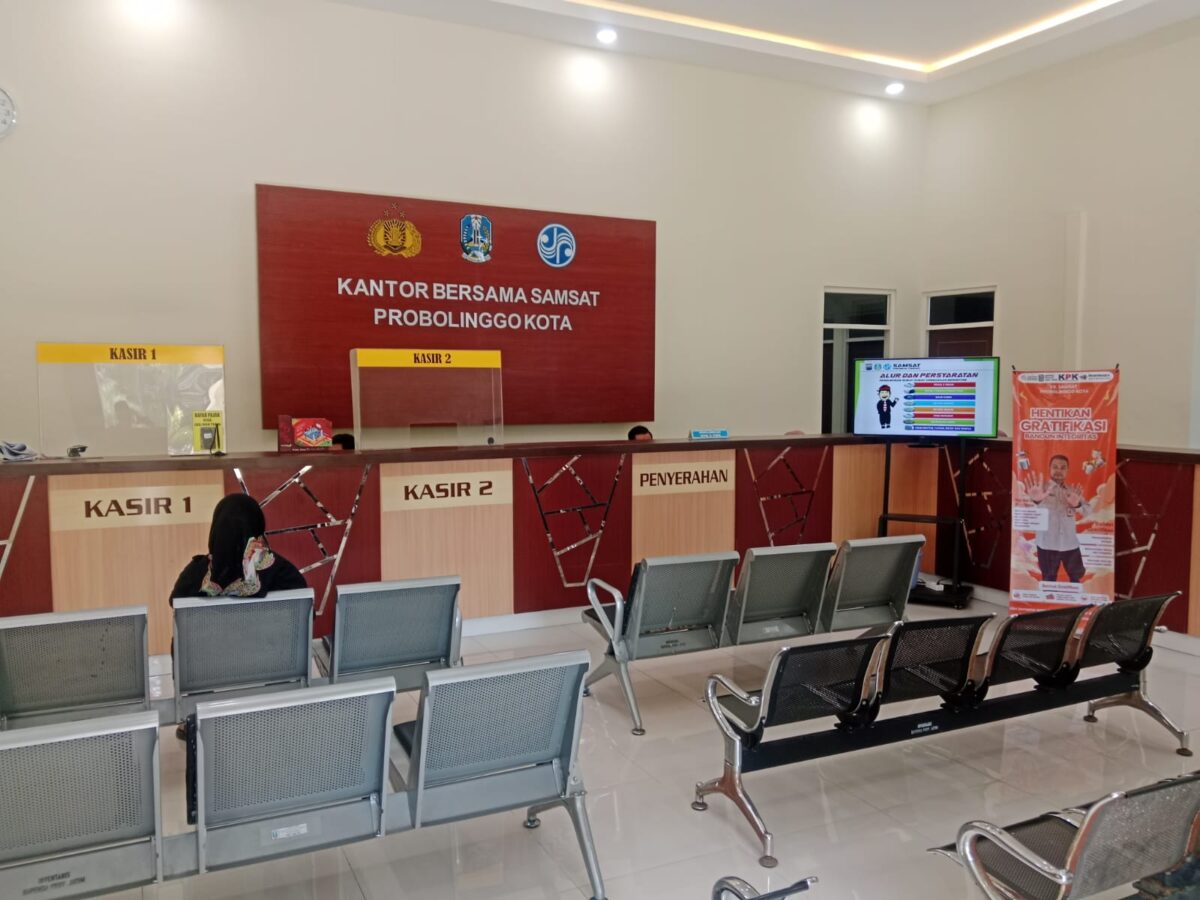Dugaan Calo dan Setoran Fantastis di KB Samsat Probolinggo Kota Disorot, Nama Oknum KRI Berpangkat Ipda Ikut Disebut