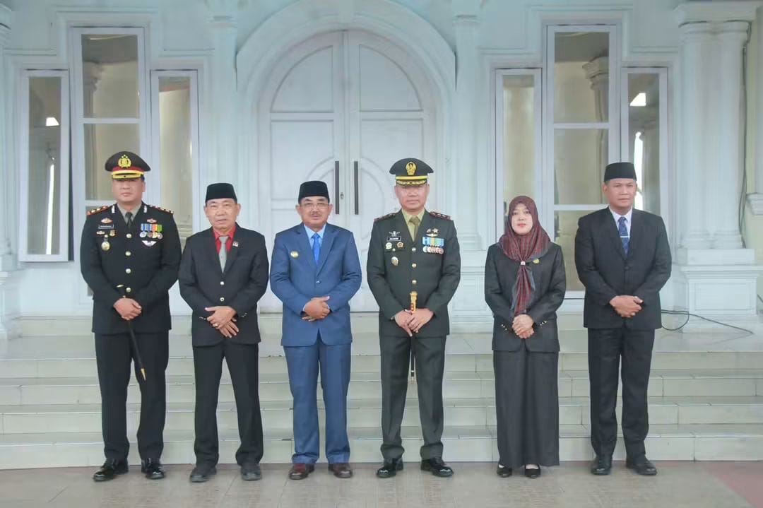 Hamdani Berikan Apresiasi kepada Dua Petugas Pembaca Naskah Sumpah Pemuda