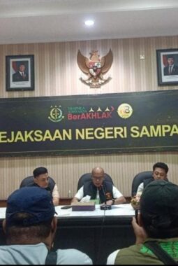 Kejari Sampang Akhirnya Tahan Bendahara RSUD Mohammad Zyn Adakah Tersangka Lain?