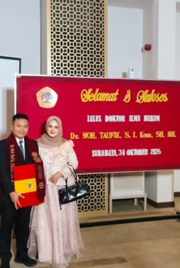 BUNG TAUFIK RESMI RAIH GELAR DOKTOR ILMU HUKUM, SOSOK DOKTOR MUDA DENGAN GAGASAN HUKUM PROGRESIF
