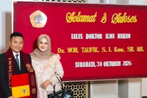 BUNG TAUFIK RESMI RAIH GELAR DOKTOR ILMU HUKUM, SOSOK DOKTOR MUDA DENGAN GAGASAN HUKUM PROGRESIF