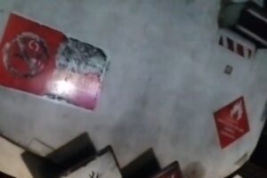 Armada truk Tanki milik transportir Berlogo NJE diduga Akan Menyambangi Lapak BBM Solar Bersubsidi Di Ambulu Jember