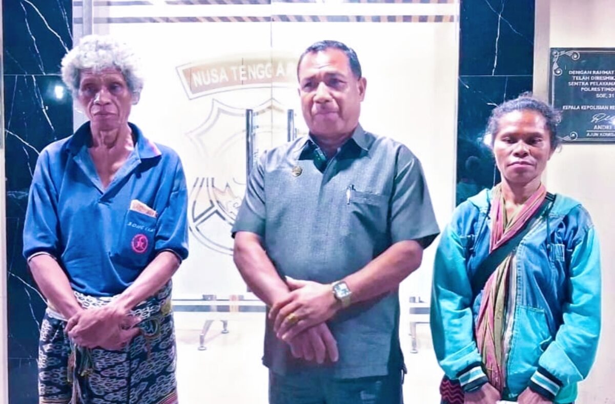 Ket Foto: Pengacara Kondang TTS, Bill Nope, S.H., M.H, saat mendampingi kliennya di Mapolres TTS