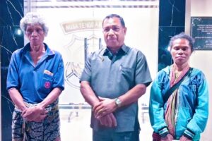 Ket Foto: Pengacara Kondang TTS, Bill Nope, S.H., M.H, saat mendampingi kliennya di Mapolres TTS