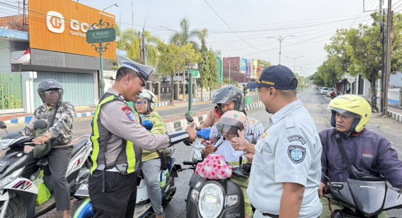 Satlantas Polresta Sumenep Gandeng Jasa Raharja Apresiasi Pengendara Taat Aturan