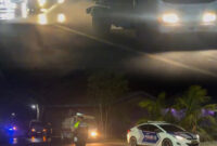 Aksi Heroik Satlantas Polres Bangkalan bersama Tim Gabungan Kerahkan Dua Tangki Air Bersihkan Jalan Raya Galis.