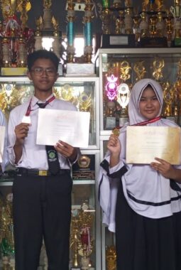 Go International! Lima Siswa Luqman Al Hakim Sumenep Raih 5 Medali di Olimpiade Matematika Hong Kong